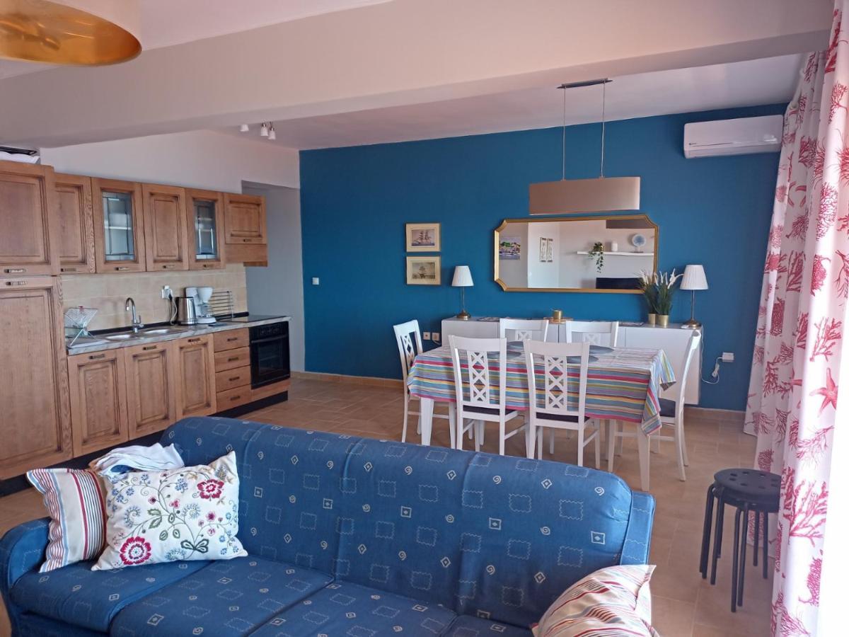 Navy Blue Apartment Неа Скиони Екстериор снимка