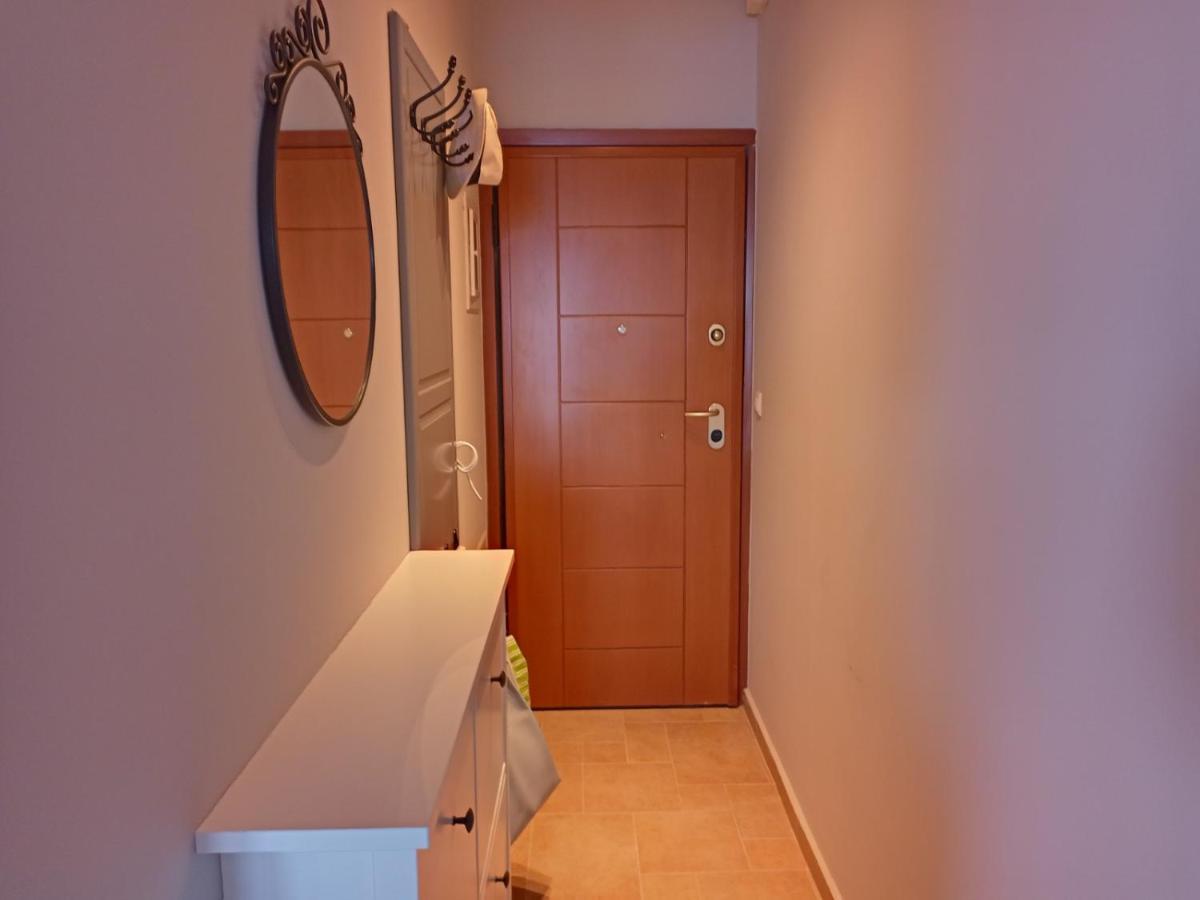 Navy Blue Apartment Неа Скиони Екстериор снимка