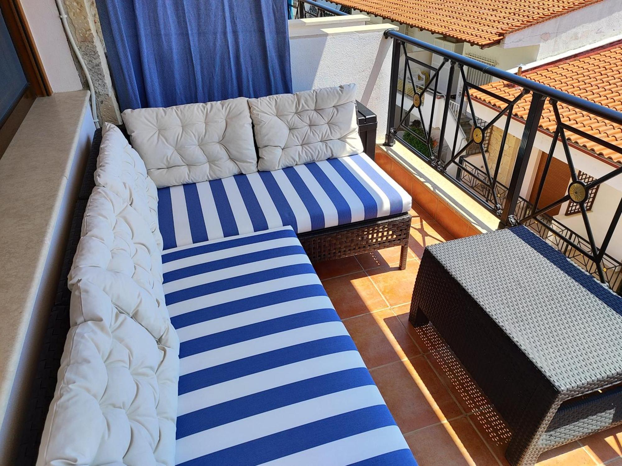 Navy Blue Apartment Неа Скиони Екстериор снимка